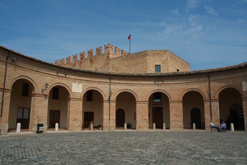 DSCF4584.JPG - Mondaino
