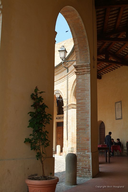 DSCF4590.JPG - Mondaino